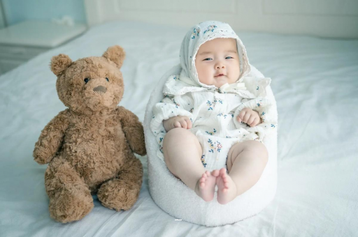 扬州宝宝挠耳朵是怎么回事 扬州宝宝挠耳朵是怎么回事